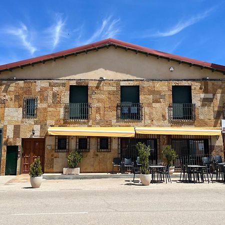 Hostal Restaurante Bustos Villarrubio Eksteriør bilde