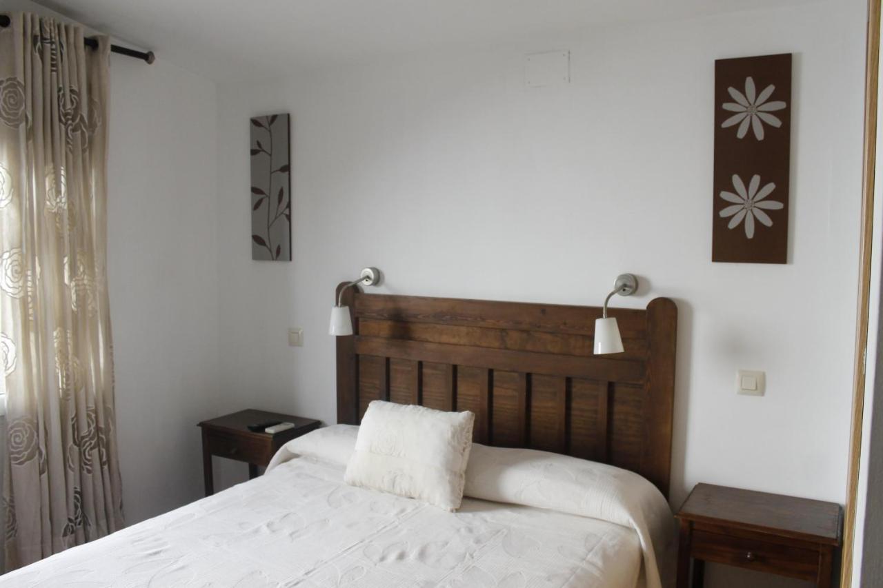 Hostal Restaurante Bustos Villarrubio Eksteriør bilde
