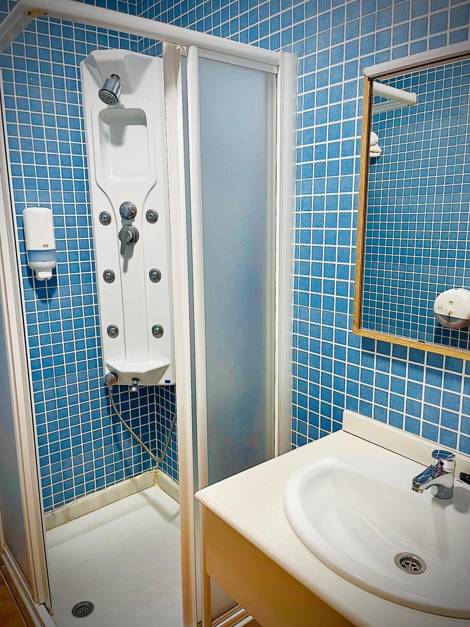 Hostal Restaurante Bustos Villarrubio Eksteriør bilde