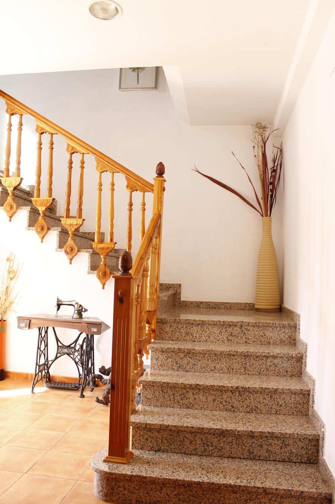 Hostal Restaurante Bustos Villarrubio Eksteriør bilde