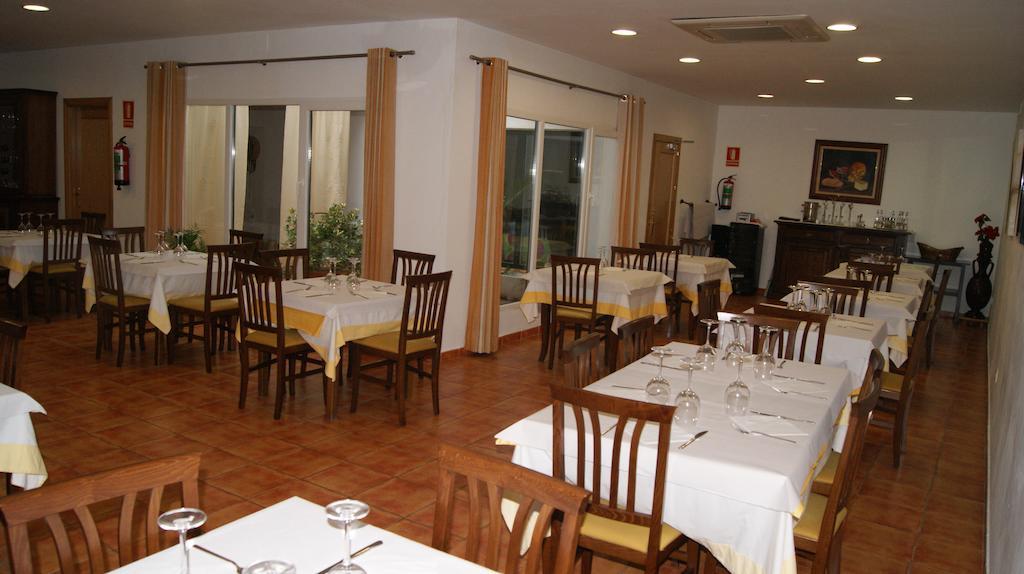 Hostal Restaurante Bustos Villarrubio Eksteriør bilde